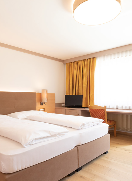 Comfort Double Room with desk, TV, and balcony