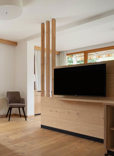 2025-05-hotel-laurin-013sonnensuite