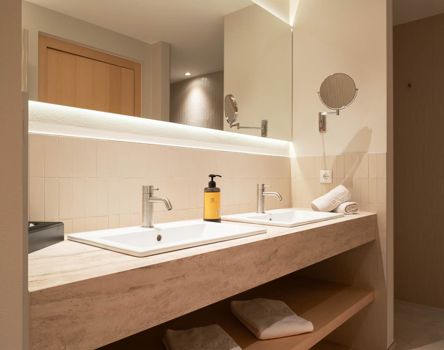 2025-05-hotel-laurin-056lumina