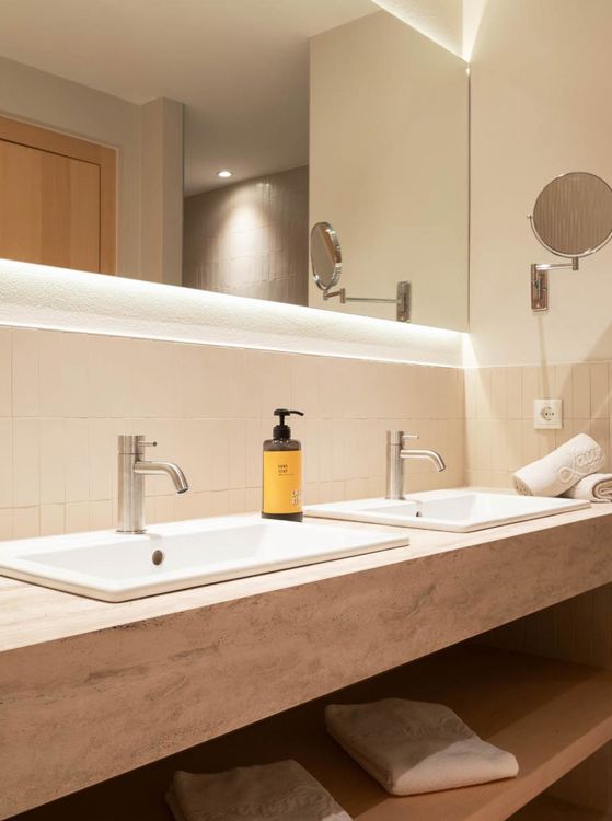 2025-05-hotel-laurin-056lumina